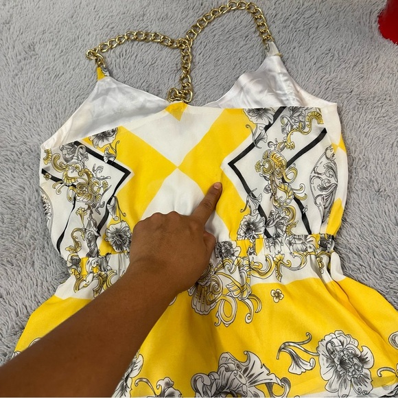 2B gold chains peplum top - Picture 8 of 11